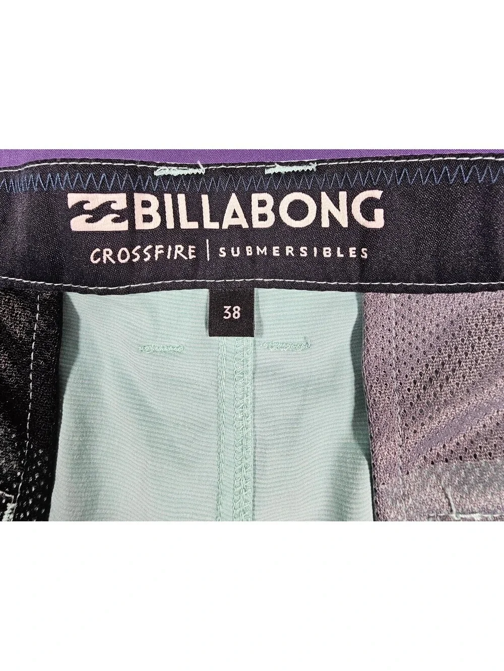 Billabong Crossfire Submersibles Men's Board Shorts. Aqua. Size 38